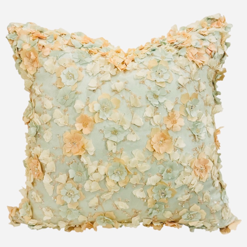 Blossom Garden Pillow Floral Appliqué (18” x 18” Cover & Insert)